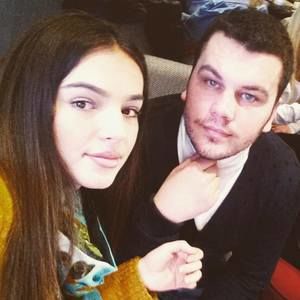 Meet your Posher, Yll